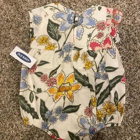 Brand New Flowered Outfit - Picture 6 of 9